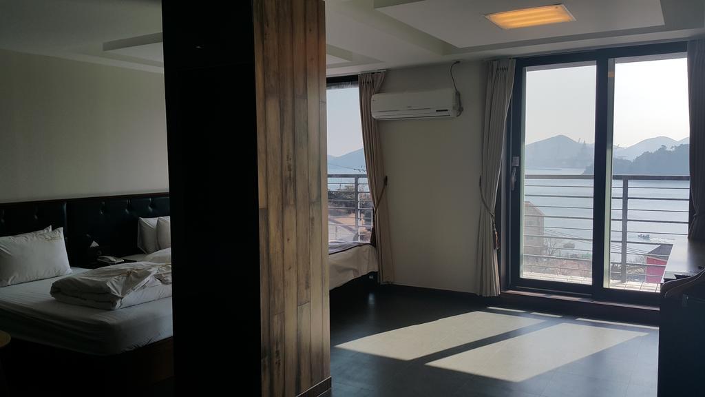 Radiance Tourist Hotel Geoje Dış mekan fotoğraf