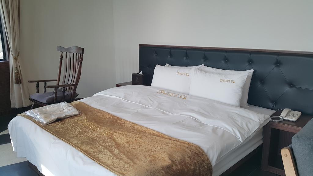 Radiance Tourist Hotel Geoje Dış mekan fotoğraf