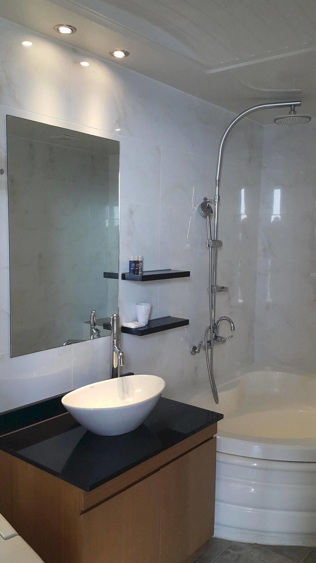 Radiance Tourist Hotel Geoje Dış mekan fotoğraf