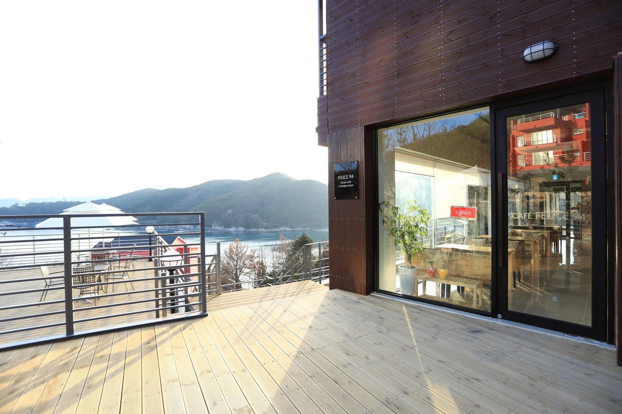 Radiance Tourist Hotel Geoje Dış mekan fotoğraf