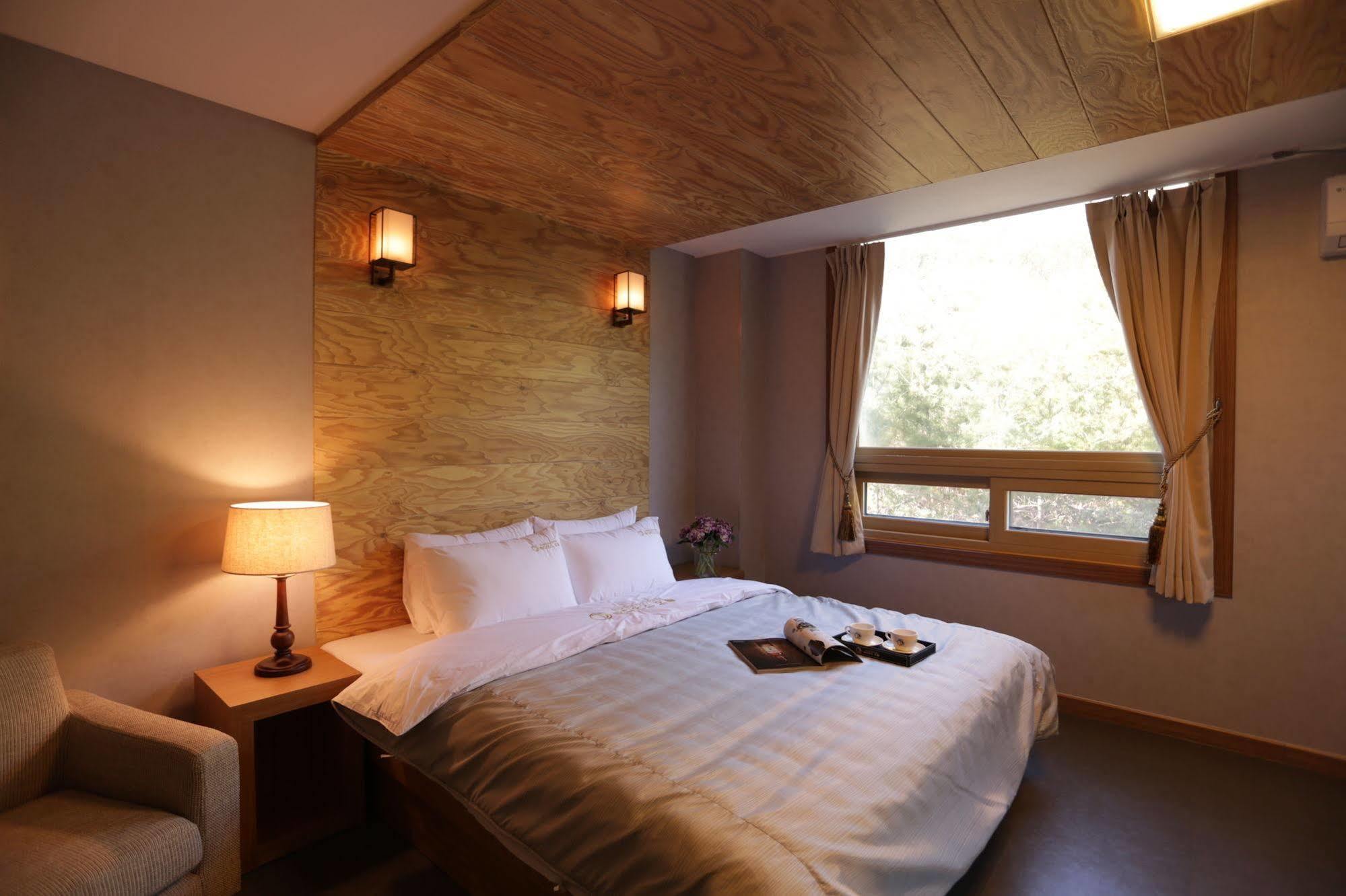 Radiance Tourist Hotel Geoje Dış mekan fotoğraf