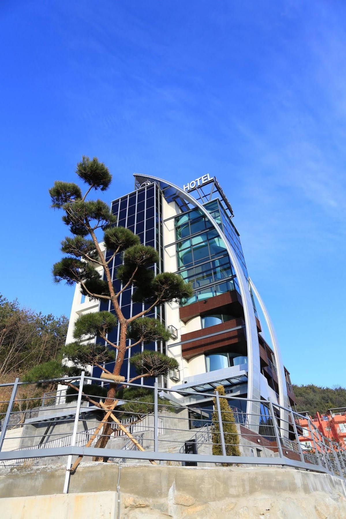 Radiance Tourist Hotel Geoje Dış mekan fotoğraf