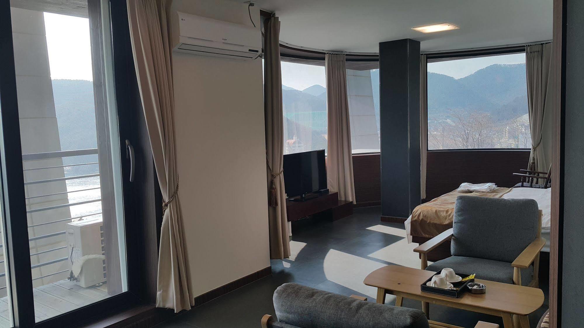 Radiance Tourist Hotel Geoje Dış mekan fotoğraf